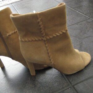 Open toe Vince Camuto 3 inch bootie sz 6.5